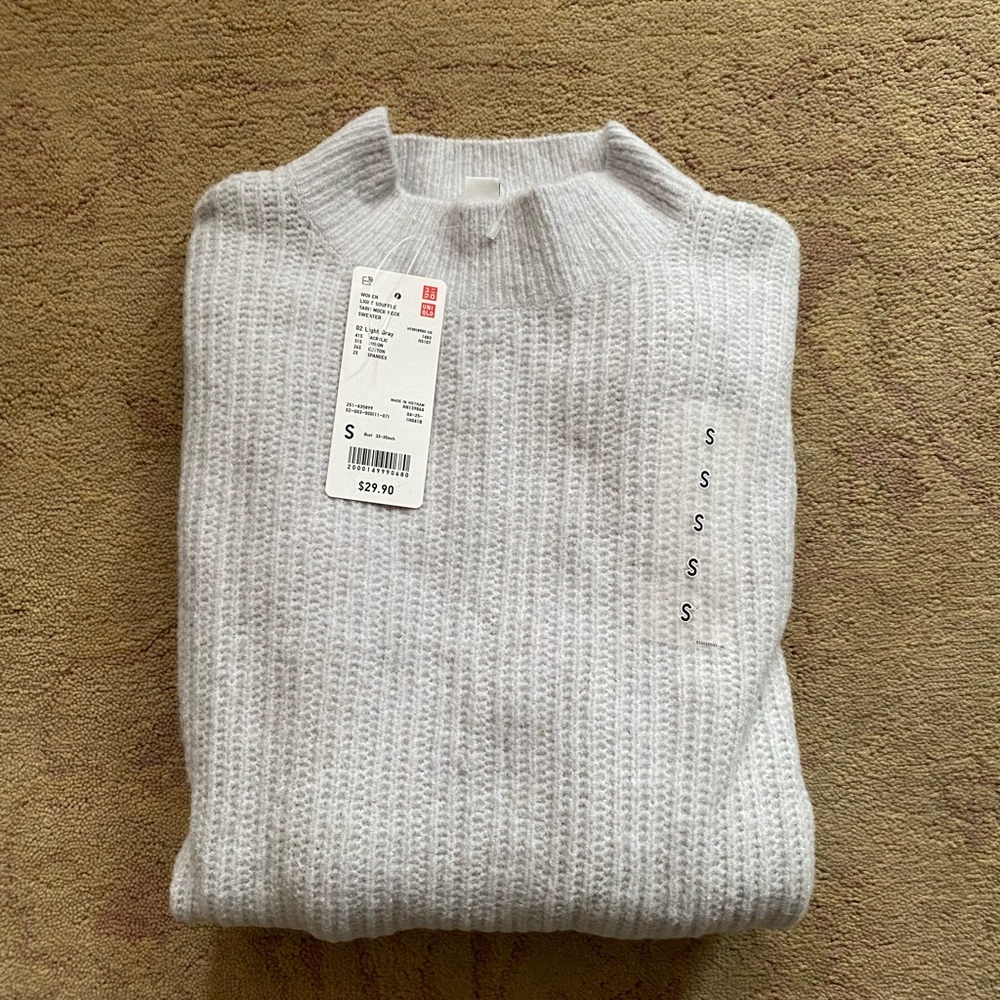 Uniqlo Women’s Mock Neck Yarn Sweater - Small